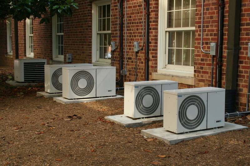 Installation d'un système de climatisation réversible dans une maison à Mandelieu-la-Napoule